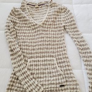 Roxy V-neck sweater